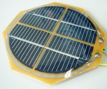 650円の太陽電池。公称2V0.5A